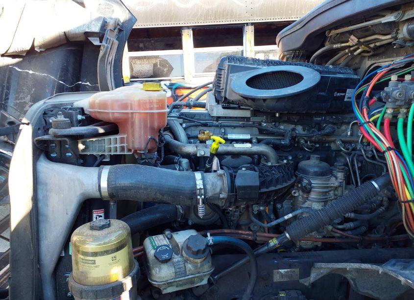 Photo 9 of 2019 Freightliner New CASCADIA 126 (VIN 3AKJHHDV9KSKS5890)