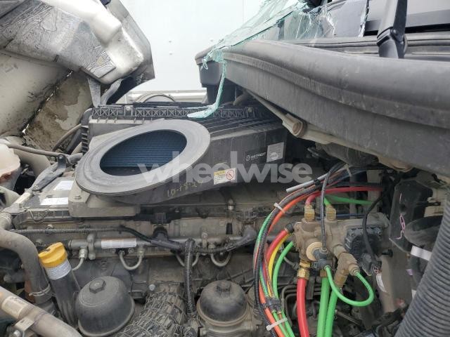 Photo 2 of 2024 FREIGHTLINER CASCADIA 126 SEMI TRUCK N/A (VIN 3AKJHHDV9RSUY5944)