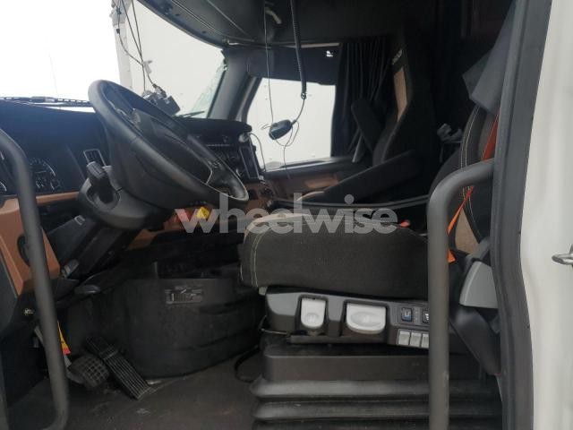 Photo 6 of 2024 FREIGHTLINER CASCADIA 126 SEMI TRUCK N/A (VIN 3AKJHHDV9RSUY5944)