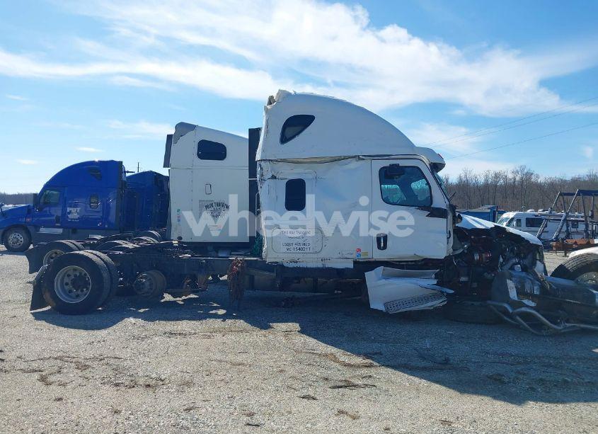 Photo 13 of 2019 Freightliner New CASCADIA 126 (VIN 3AKJHHFG7KSLL1625)
