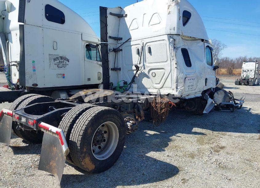 Photo 4 of 2019 Freightliner New CASCADIA 126 (VIN 3AKJHHFG7KSLL1625)