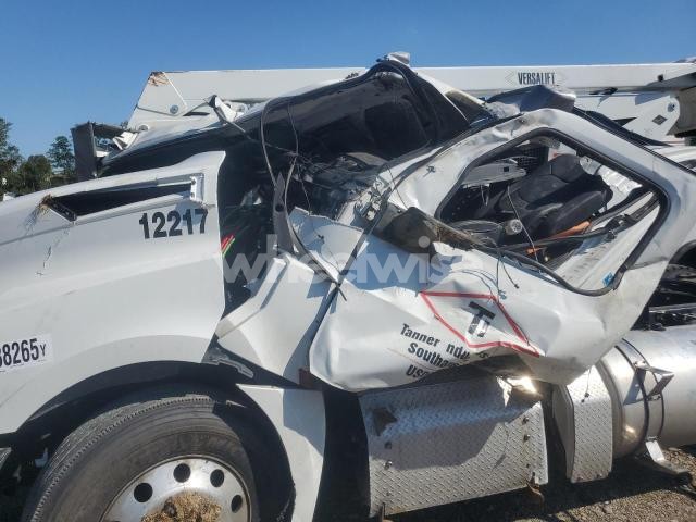 Photo 10 of 2022 FREIGHTLINER CASCADIA 126 TRUCK CAB AND CHASSIS (VIN 3AKJHLDV5NSNL1914)