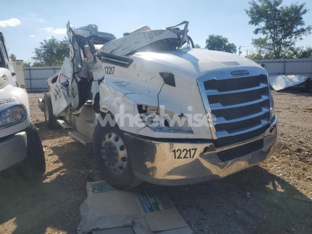 Photo 5 of 2022 FREIGHTLINER CASCADIA 126 TRUCK CAB AND CHASSIS (VIN 3AKJHLDV5NSNL1914)