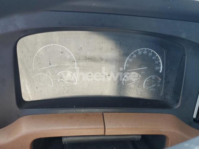 Photo 10 of 2019 FREIGHTLINER CASCADIA 126 (VIN 3AKJHLDV9KSKD4765)