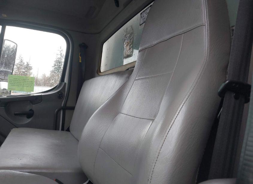 Photo 6 of 2017 Freightliner M2 106 (VIN 3ALACWDT1HDHV9432)