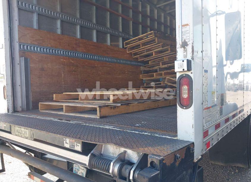 Photo 4 of 2017 Freightliner M2 106 (VIN 3ALACWDT7HDHW3422)