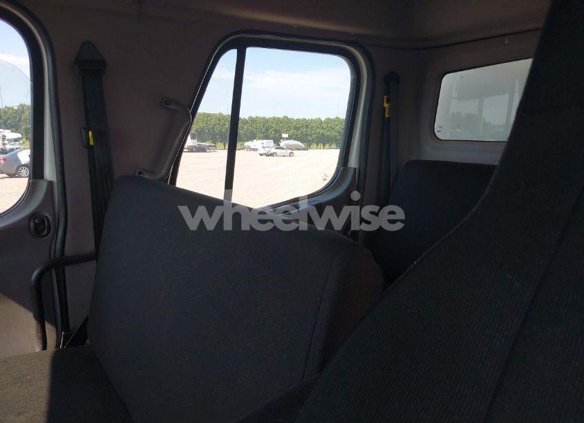 Photo 6 of 2017 Freightliner M2 106 (VIN 3ALACWDT7HDHW3422)