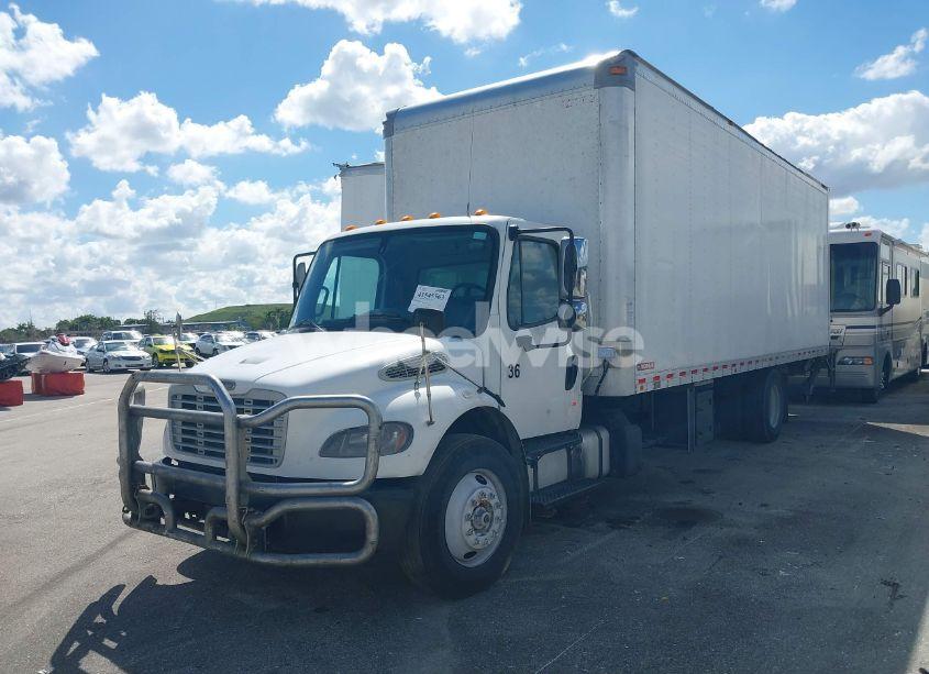 Photo 2 of 2020 Freightliner M2 106 (VIN 3ALACWFB1LDLZ2400)