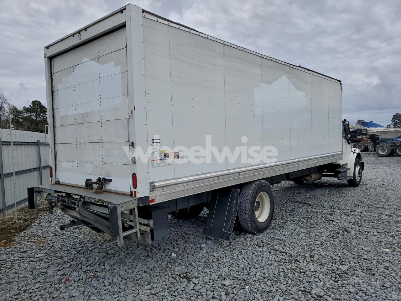 Photo 3 of 2020 FREIGHTLINER M2 106 MED - BOX TRUCK (VIN 3ALACWFC0LDLY3180)