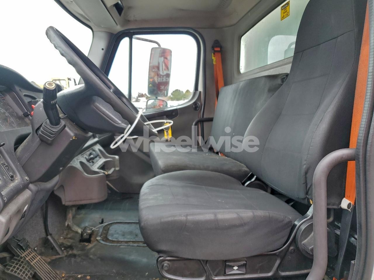 Photo 7 of 2020 FREIGHTLINER M2 106 MED - BOX TRUCK (VIN 3ALACWFC0LDLY3180)