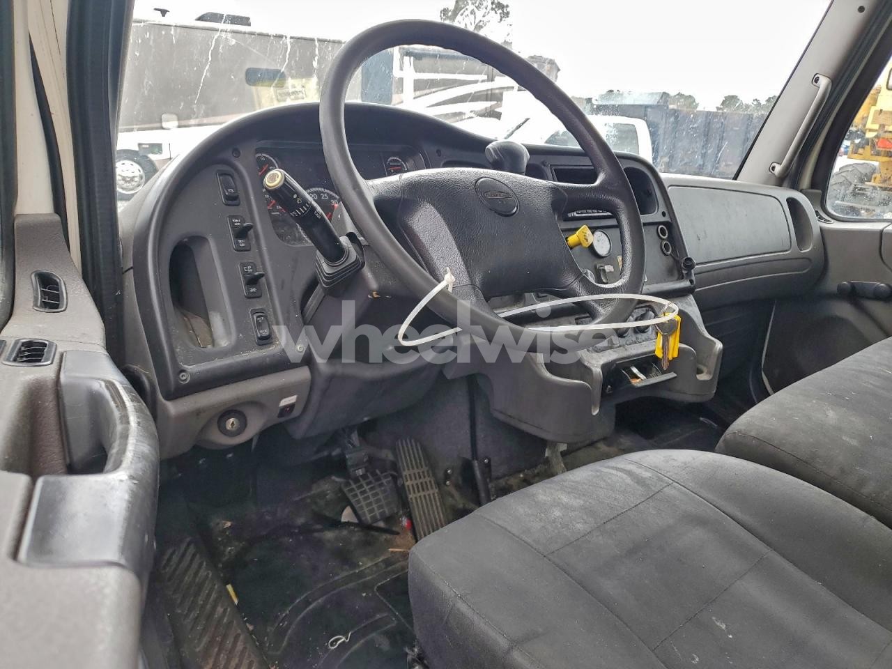 Photo 8 of 2020 FREIGHTLINER M2 106 MED - BOX TRUCK (VIN 3ALACWFC0LDLY3180)