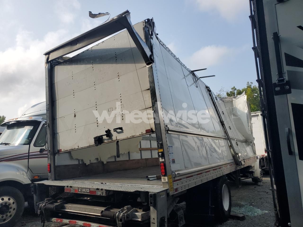 Photo 3 of 2023 FREIGHTLINER M2 106 MEDIUM DUTY N/A (VIN 3ALACWFC5PDNT0860)