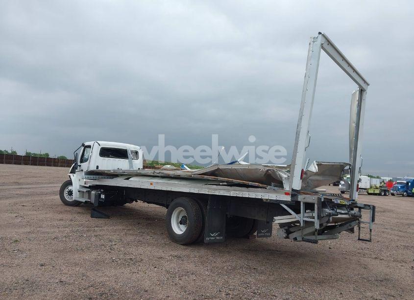 Photo 3 of 2025 Freightliner M2 106 (VIN 3ALACWFC6SDWE1972)