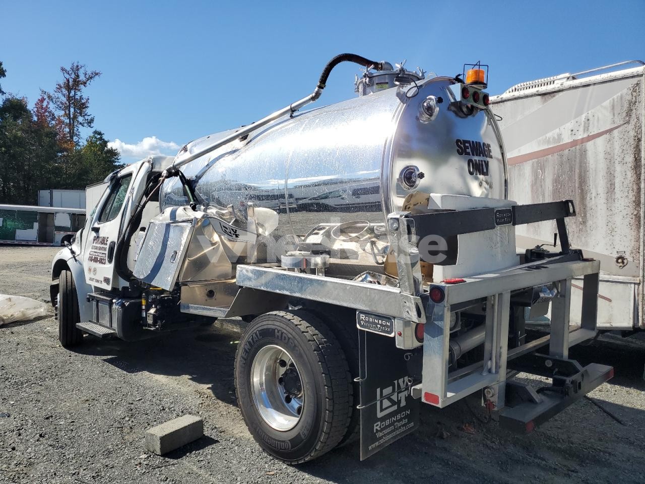 Photo 3 of 2025 FREIGHTLINER BUSINESS CLASS M2 VACUUM TRUCK (VIN 3ALACWFCXSDVZ1663)