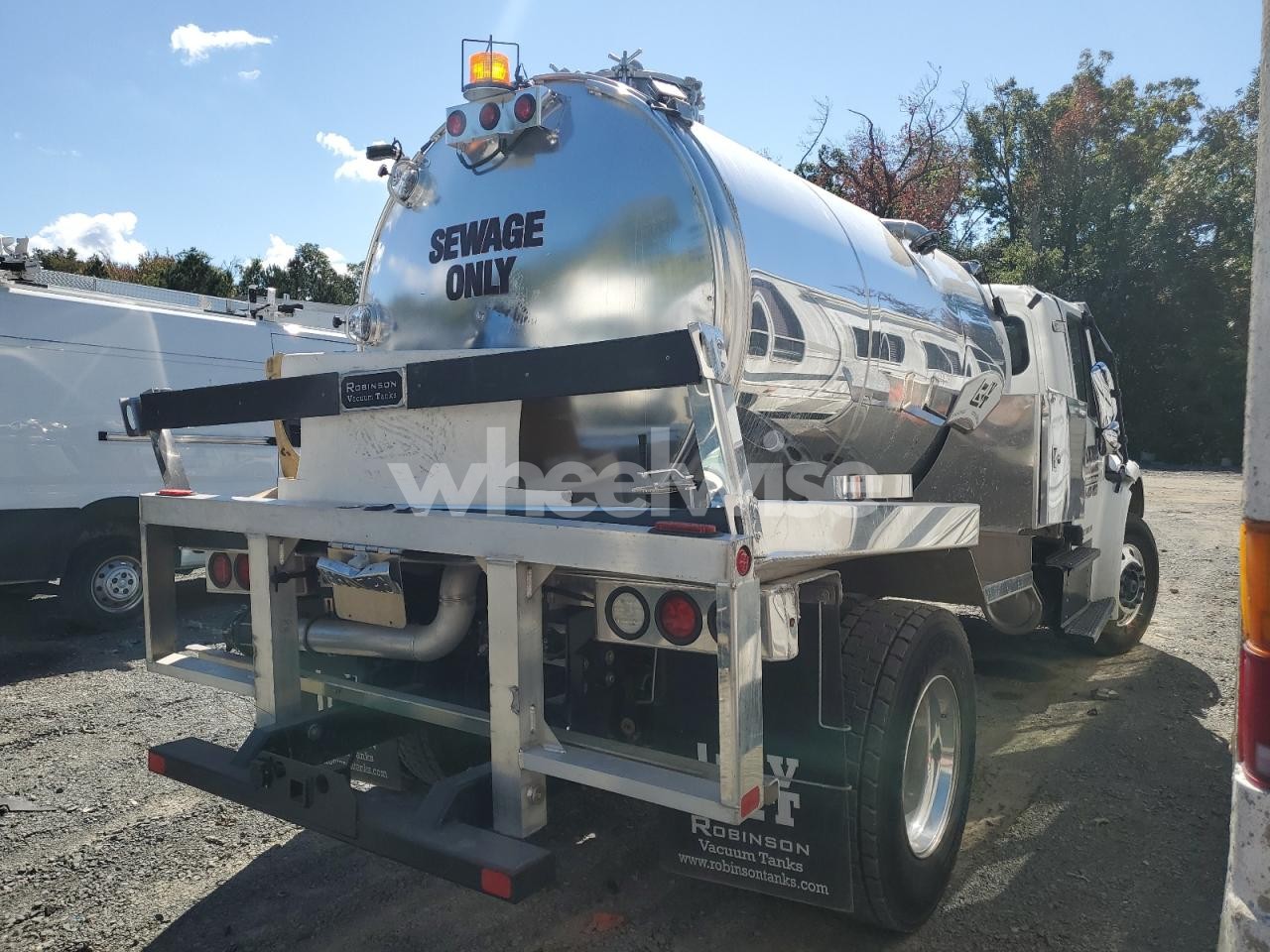 Photo 4 of 2025 FREIGHTLINER BUSINESS CLASS M2 VACUUM TRUCK (VIN 3ALACWFCXSDVZ1663)