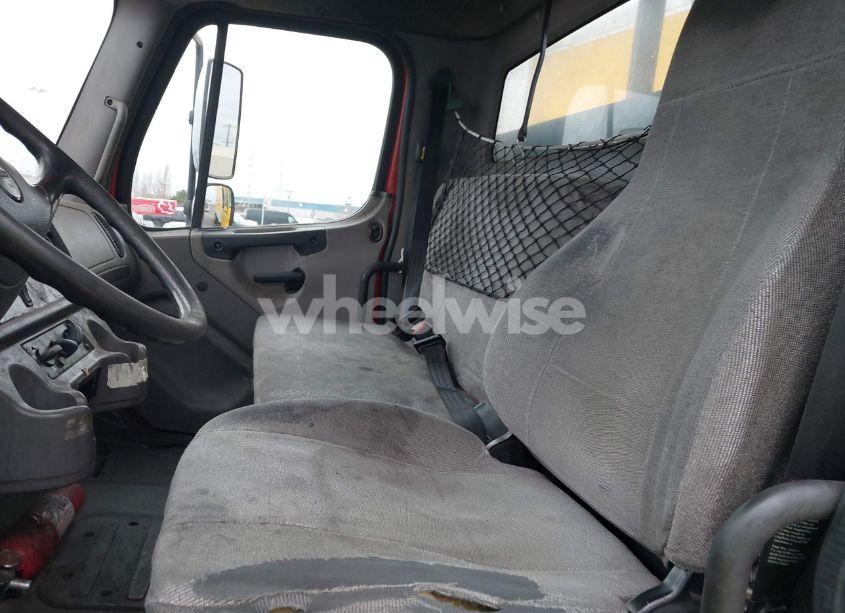 Photo 6 of 2016 Freightliner M2 106 MEDIUM DUTY (VIN 3ALACXDT1GDGT9361)