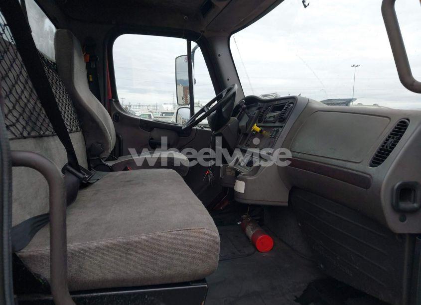 Photo 7 of 2016 Freightliner M2 106 MEDIUM DUTY (VIN 3ALACXDT1GDGT9361)