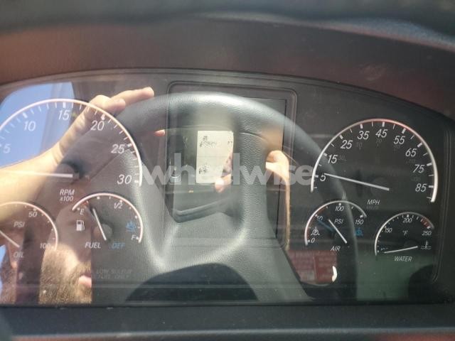 Photo 2 of 2025 FREIGHTLINER M2 REFRIGERATED TRUCK (VIN 3ALACXFC5SDVY3072)