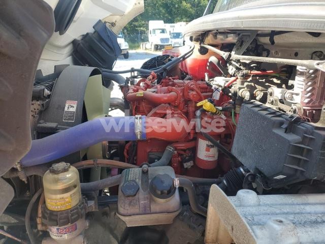 Photo 3 of 2025 FREIGHTLINER M2 REFRIGERATED TRUCK (VIN 3ALACXFC5SDVY3072)