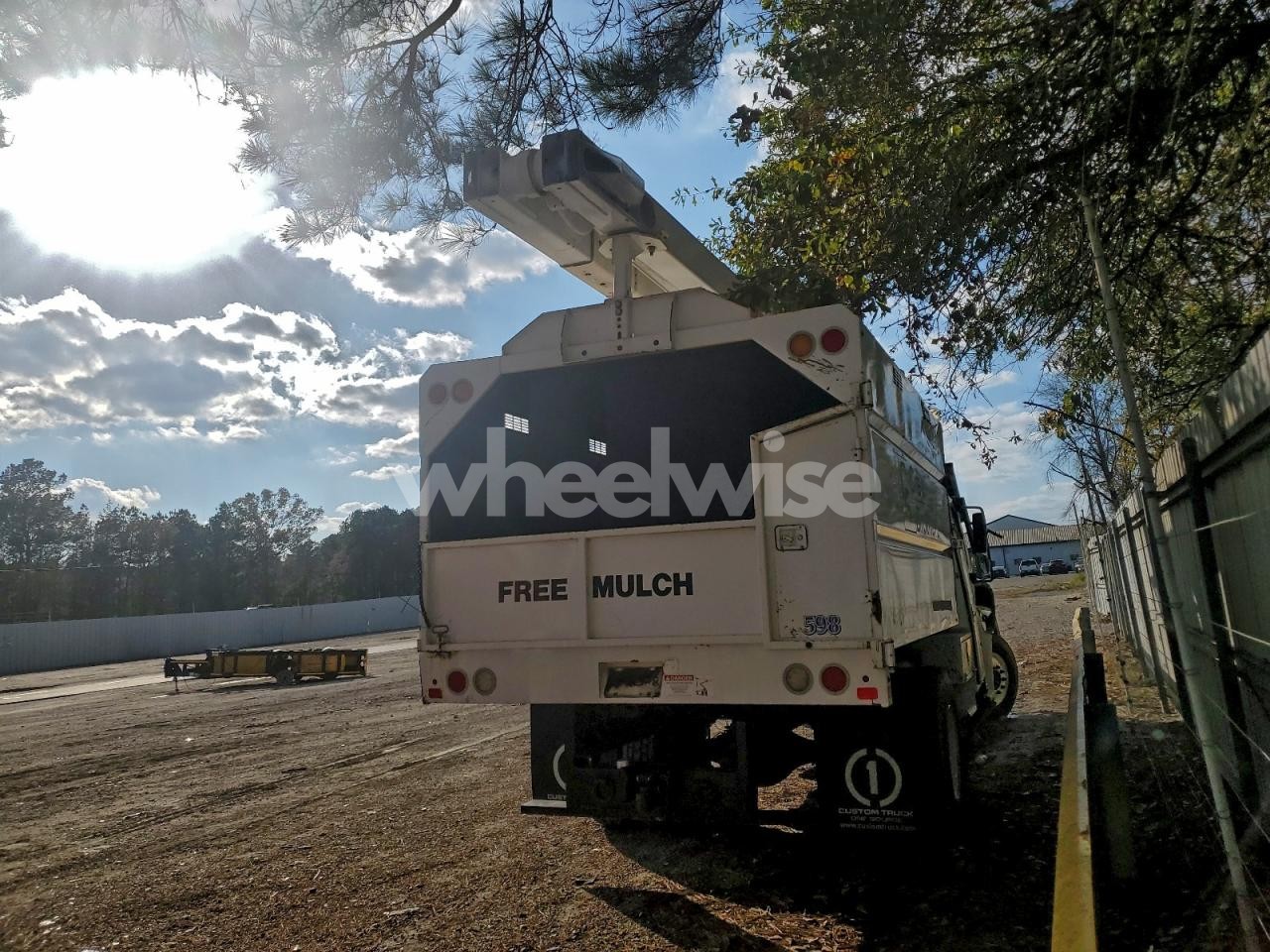 Photo 4 of 2021 FREIGHTLINER BUSINESS CLASS M2 FORESTRY BUCKET TRUCK (VIN 3ALACXFC6MDMR3979)