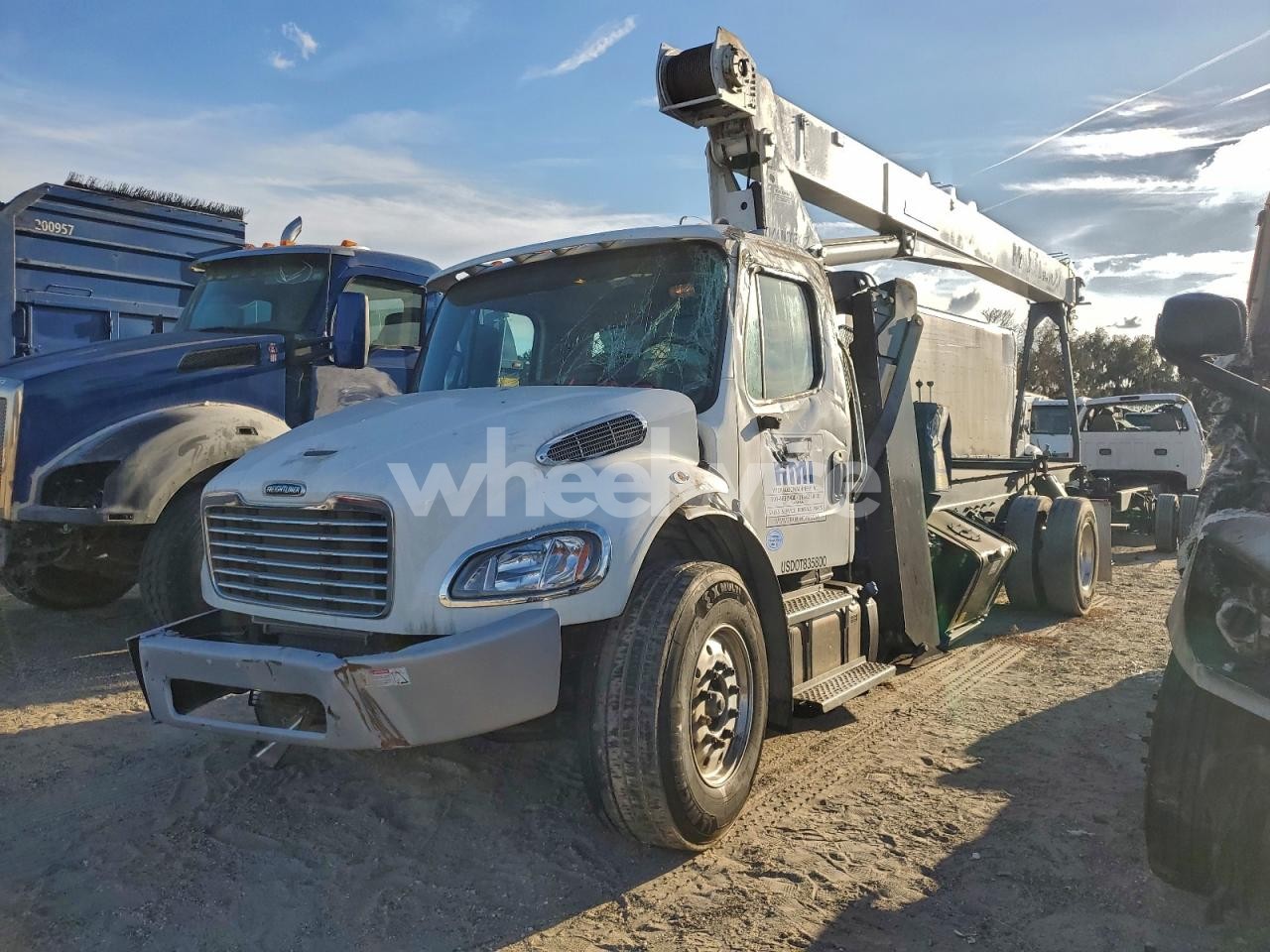 Photo 2 of 2024 FREIGHTLINER BUSINESS CLASS M2 CRANE TRUCK (VIN 3ALACXFC9RDUY0991)