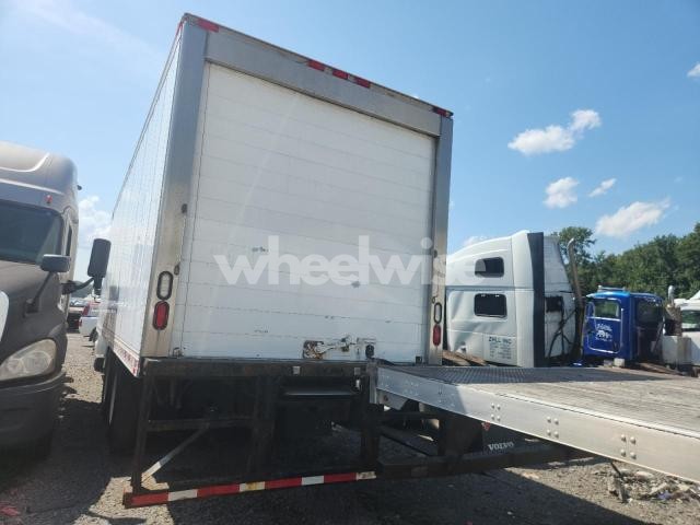 Photo 2 of 2017 FREIGHTLINER BUSINESS CLASS M2 REFRIGERATED TRUCK (VIN 3ALHCYCY5HDJF0571)