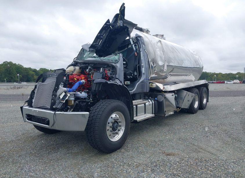 Photo 2 of 2025 Freightliner M2 106 MEDIUM DUTY (VIN 3ALHCYFE7SDVS0027)