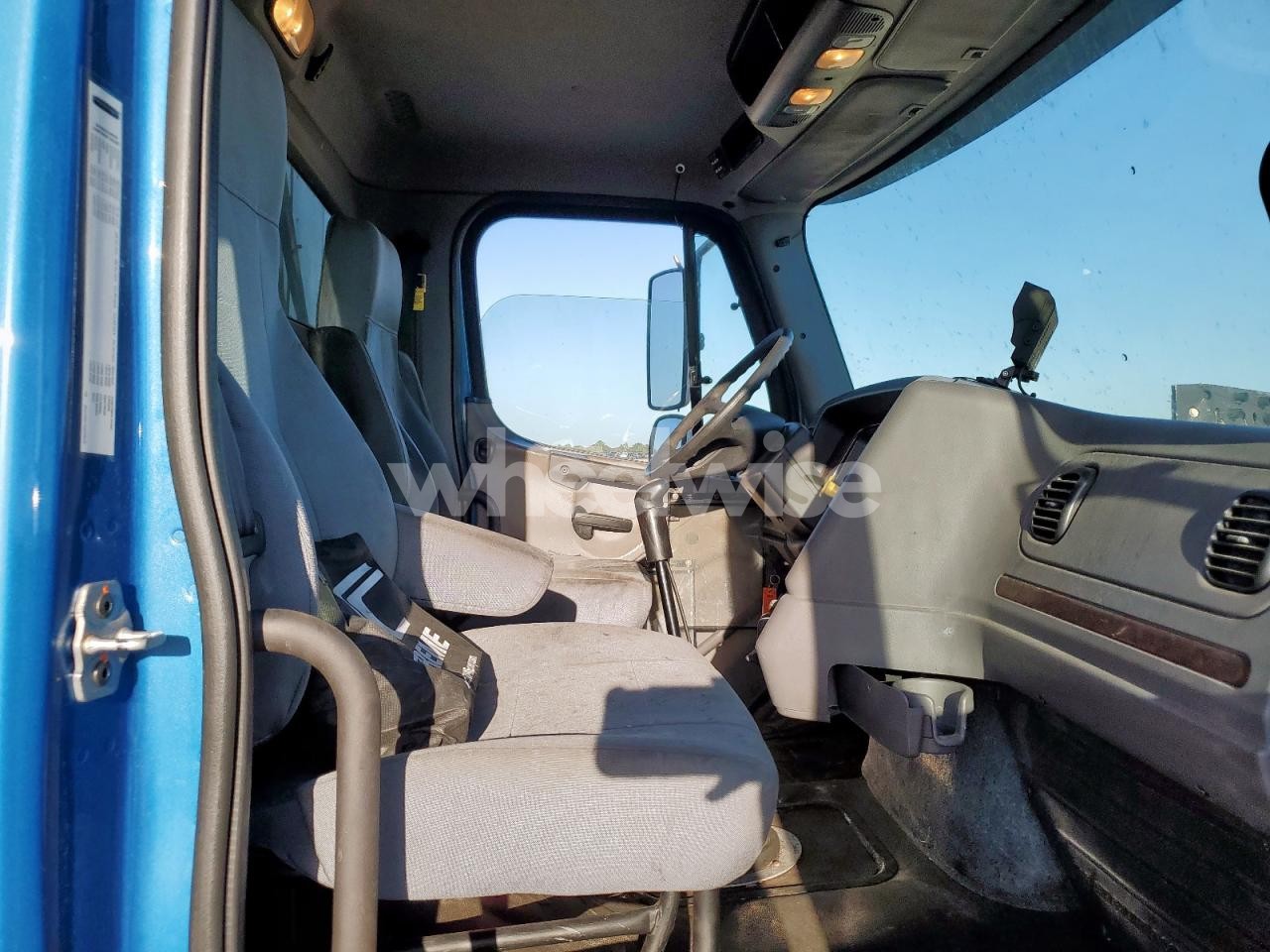 Photo 11 of 2017 FREIGHTLINER 114SD BOX TRUCK (VIN 3ALHG3DV1HDHY9579)