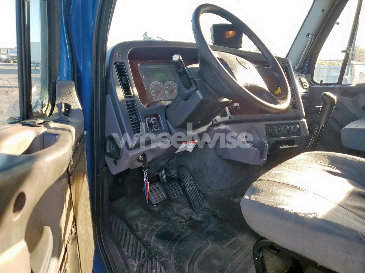 Photo 8 of 2017 FREIGHTLINER 114SD BOX TRUCK (VIN 3ALHG3DV1HDHY9579)