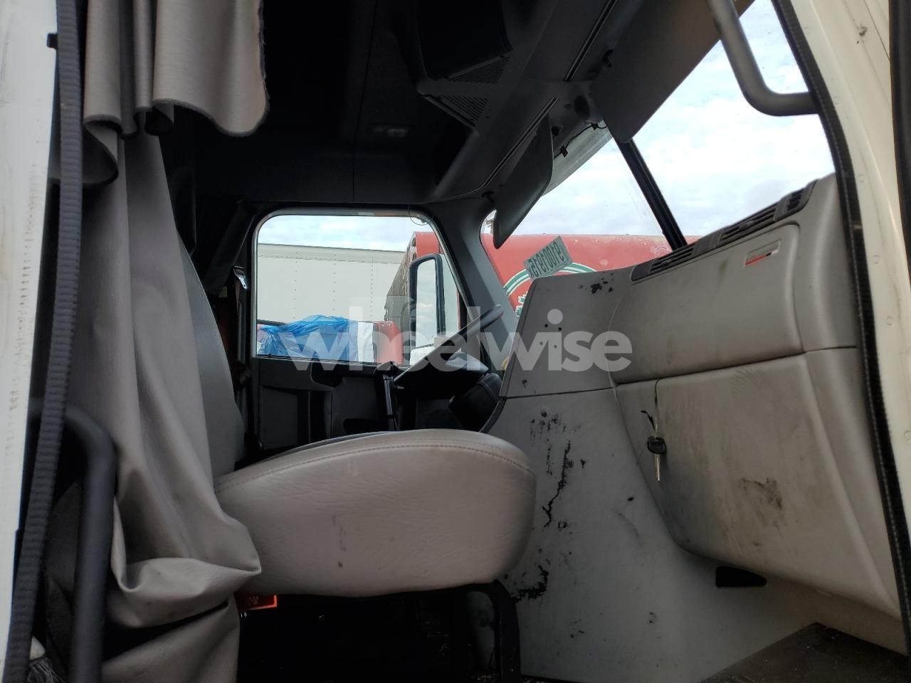 Photo 5 of 2016 FREIGHTLINER CONVENTION - semi truck (VIN 3ALXA7001GDGX7054)