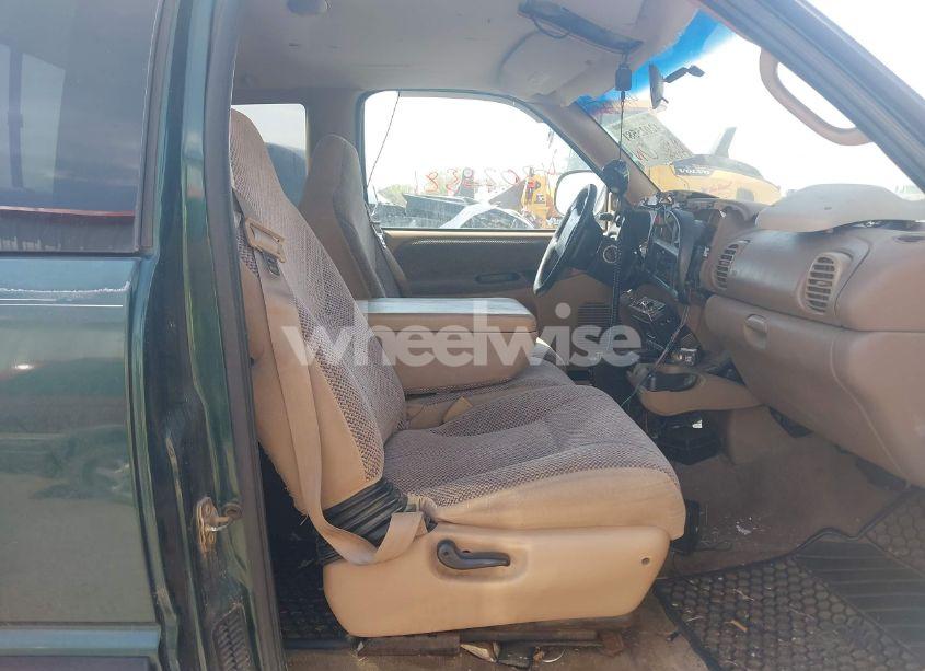 Photo 5 of 1998 Dodge Ram 1500 ST (VIN 3B7HC12Y9WG186001)