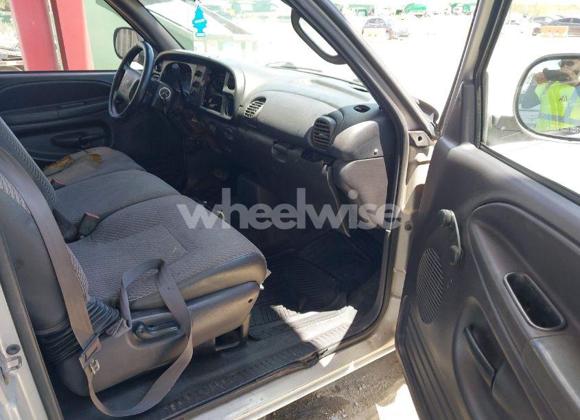 Photo 5 of 2001 Dodge Ram 1500 ST (VIN 3B7HC13Y01G247551)