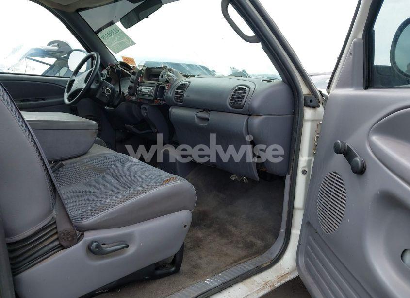 Photo 5 of 2001 Dodge Ram 1500 ST (VIN 3B7HC13Y31M536750)