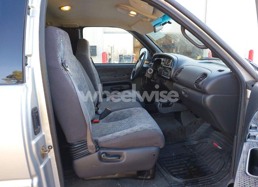 Photo 5 of 2001 Dodge Ram 1500 ST (VIN 3B7HC13Y81G728857)