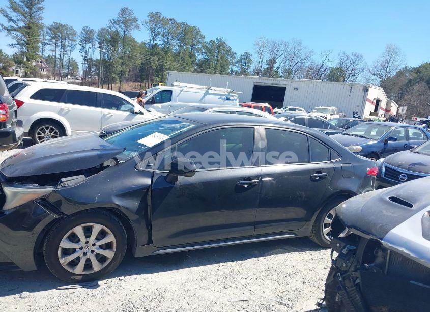 Photo 14 of 2021 Toyota Corolla LE (VIN 3B7HC13YX1G******)