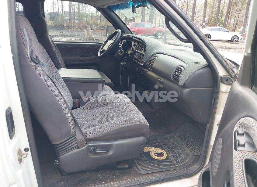 Photo 5 of 2001 Dodge Ram 1500 ST (VIN 3B7HC13Z61M246673)