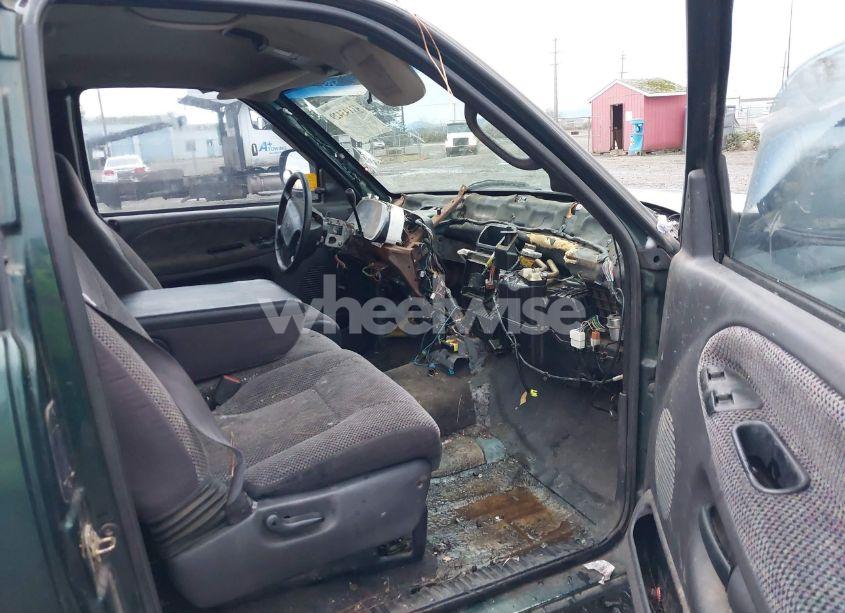 Photo 5 of 2000 Dodge Ram 1500 ST (VIN 3B7HC13Z6YG120189)