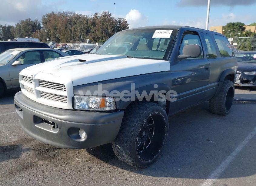 Photo 2 of 1999 Dodge Truck (VIN 3B7HD27Y5XM546895)