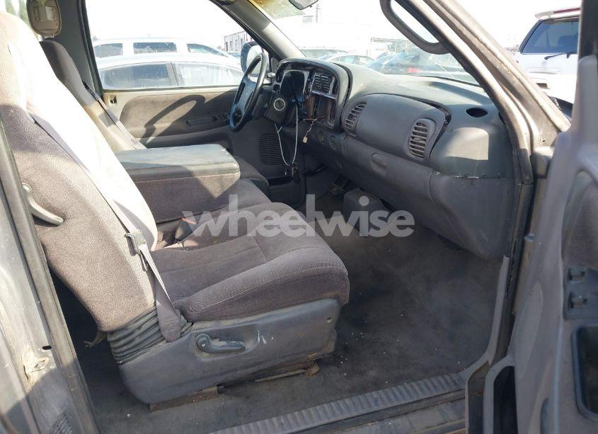 Photo 5 of 1999 Dodge Truck (VIN 3B7HD27Y5XM546895)