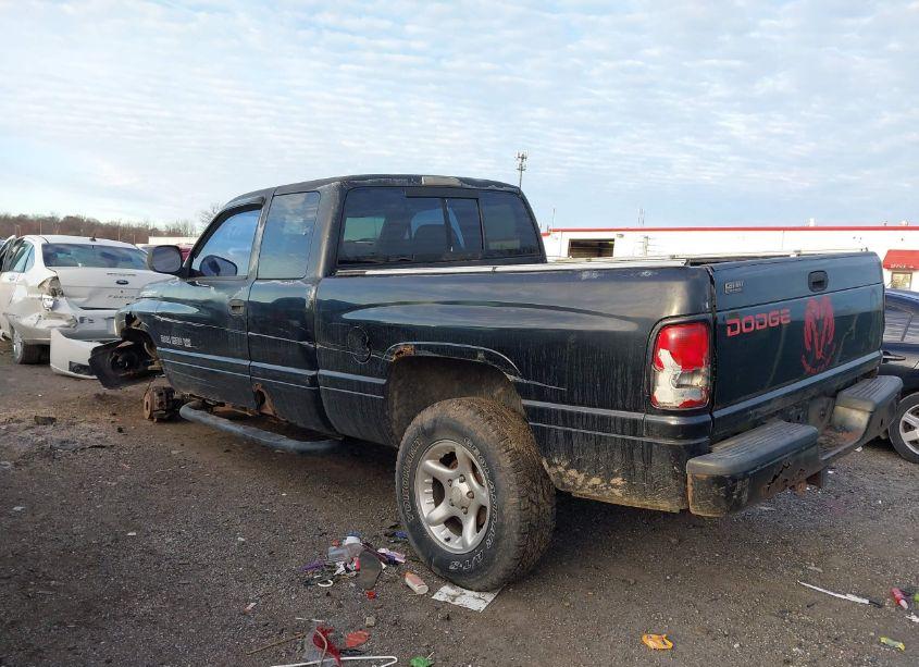 Photo 3 of 2001 Dodge Ram 1500 ST (VIN 3B7HF12Y21G165393)