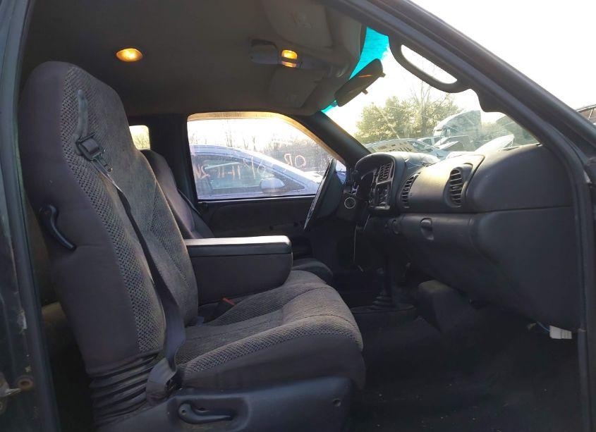 Photo 5 of 2001 Dodge Ram 1500 ST (VIN 3B7HF12Y21G165393)