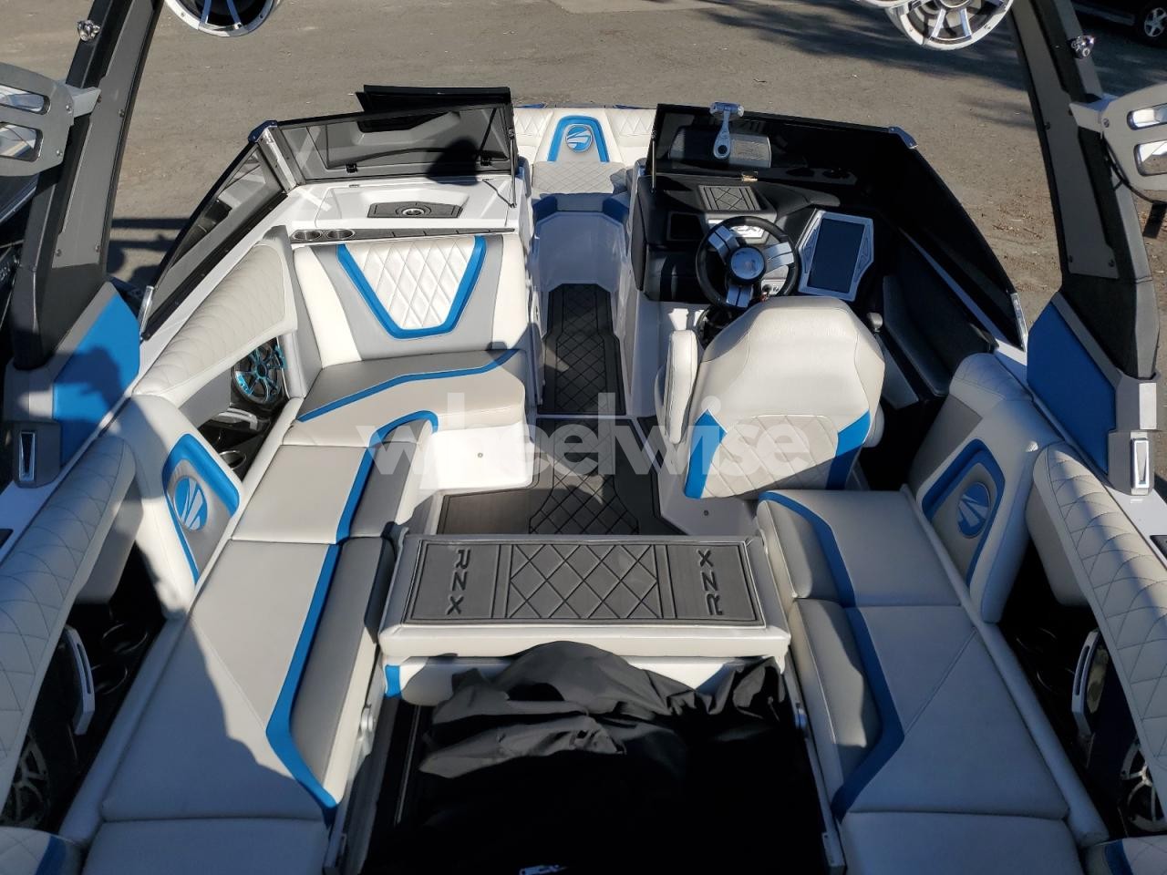 Photo 5 of 2017 TIGE RZX2 (VIN 3B7HF12YXXG131095)