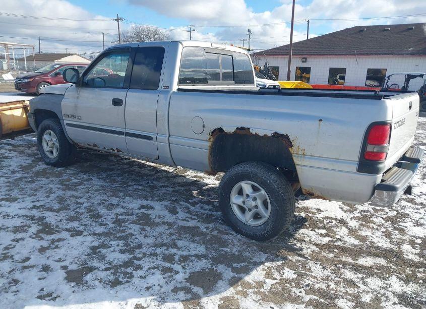 Photo 3 of 2001 Dodge Ram 1500 ST (VIN 3B7HF13Y91M582607)