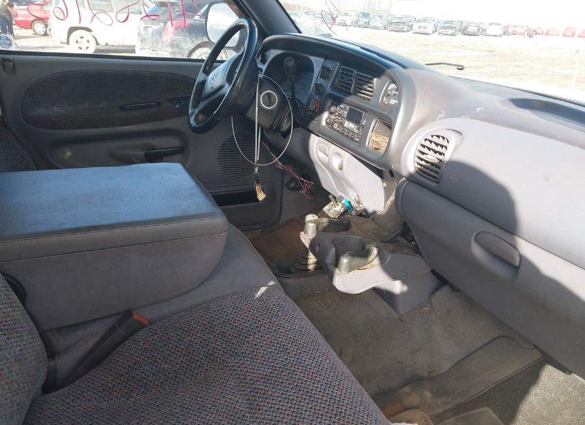 Photo 5 of 2001 Dodge Ram 1500 ST (VIN 3B7HF13Y91M582607)