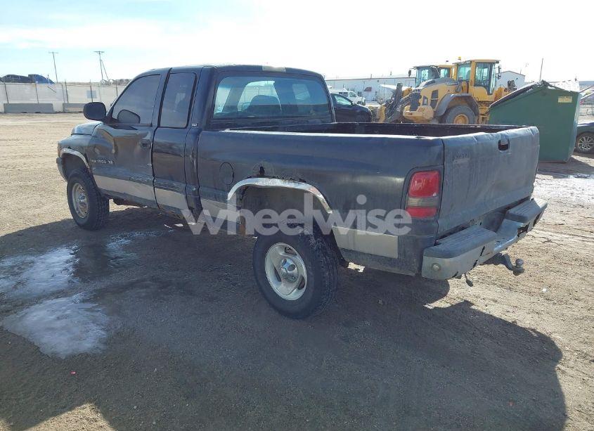 Photo 3 of 2001 Dodge Ram 1500 ST (VIN 3B7HF13Z11G738243)
