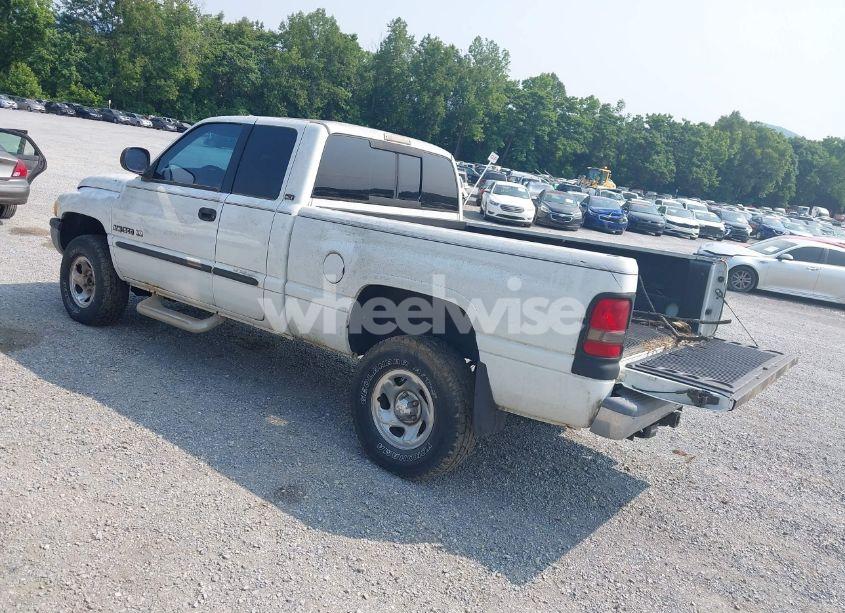 Photo 3 of 2001 Dodge Ram 1500 ST (VIN 3B7HF13Z71G769139)