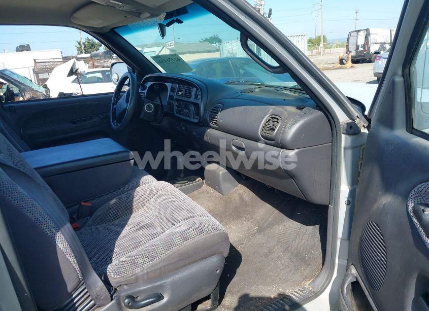 Photo 5 of 2000 Dodge Ram 1500 ST (VIN 3B7HF13ZXYG125659)