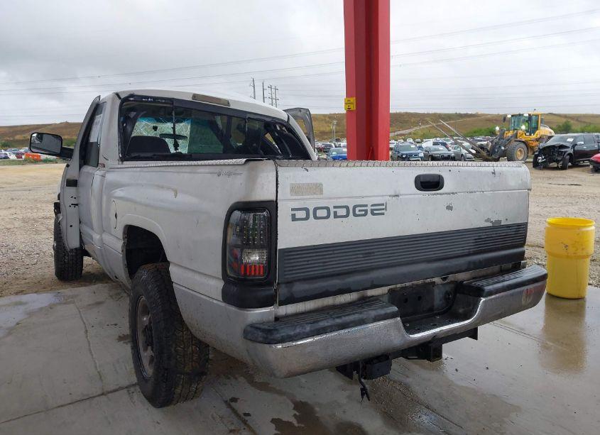 Photo 3 of 2002 Dodge Ram 2500 ST (VIN 3B7KC23662M211800)