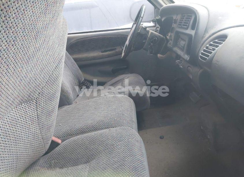 Photo 5 of 2001 Dodge Ram 2500 ST (VIN 3B7KC23Z31G232904)