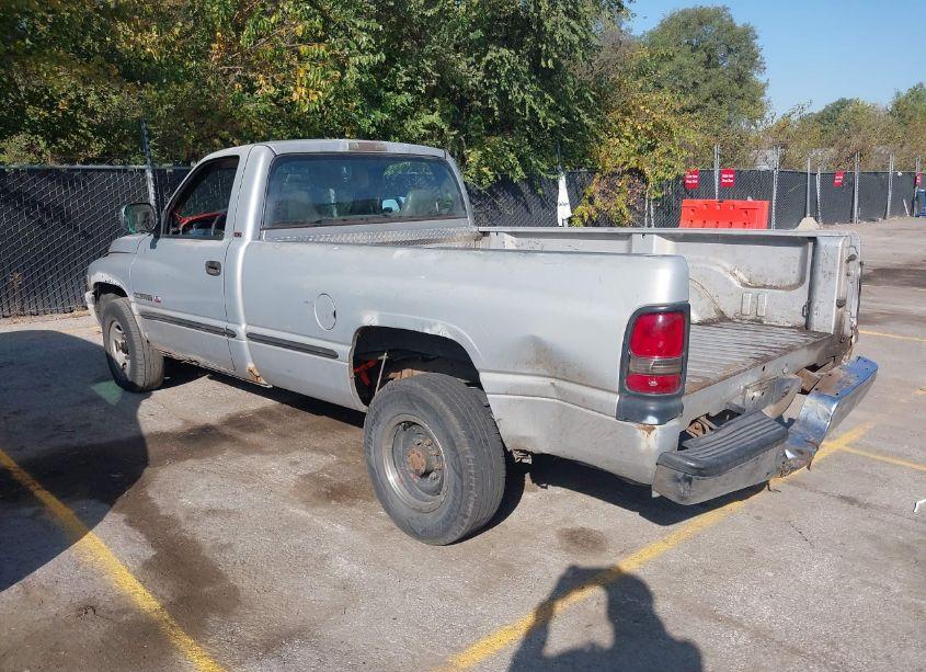Photo 3 of 1999 Dodge Ram 2500 ST (VIN 3B7KC26Z0XM520322)